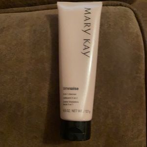 3 in 1 Mary Kay cleanser